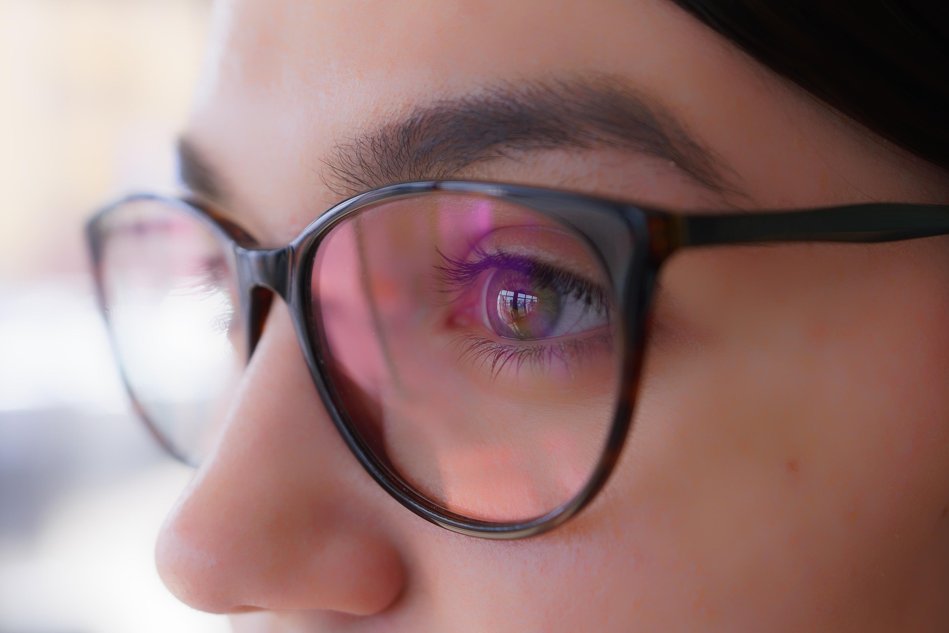 Jakie wady wzroku utrudniają przejście badań psychotechnicznych dla kierowców zawodowych?
